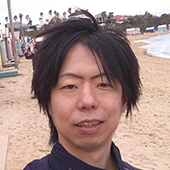 板倉 英祐